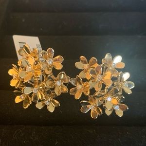 18K Gold Diamond Flower Earrings